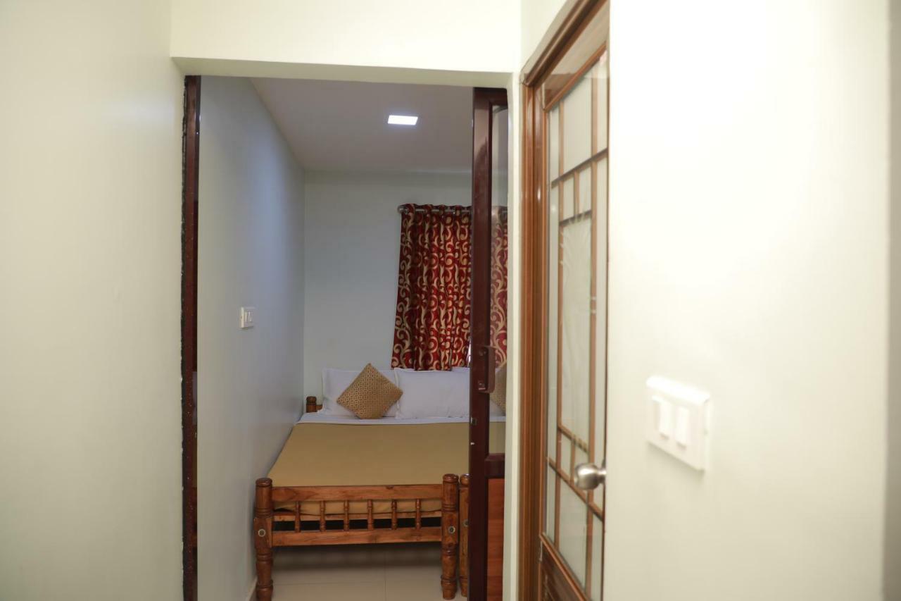 Bed and Breakfast Pavithram Residency Коллам Екстер'єр фото